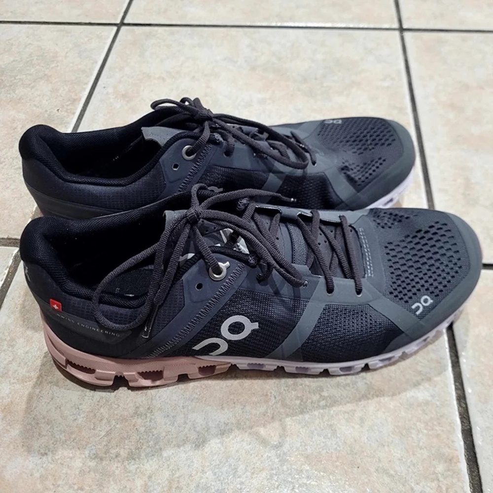 On Running Women Cloudflow Rock/Rose Size 8.5